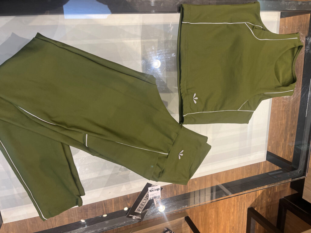 CROPPED ESSENCE FIT