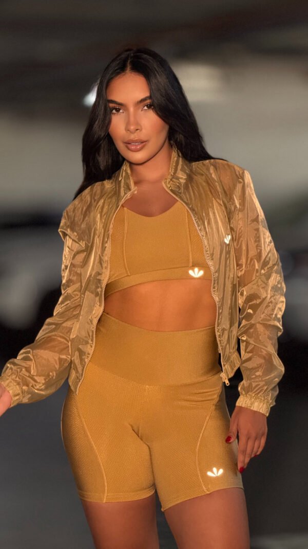 AMARELO