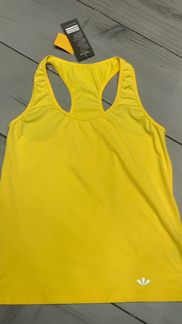 AMARELO